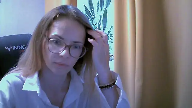 Snapshot of SEA_Dream chatting on 09/23/25, 03:13 SEA Dream online show from 09/23/25, 03:13