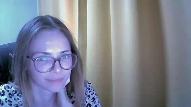 Snapshot of SEA_Dream chatting on 10/01/25, 08:19 SEA Dream online show from 10/01/25, 08:19