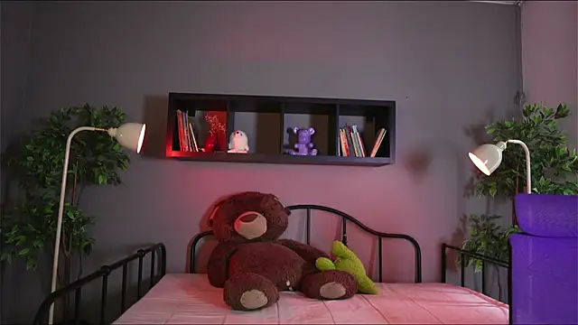 Sabrina bloom online show from 04/20/26, 01:24