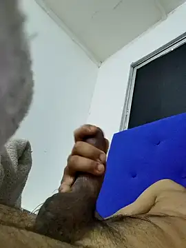 Snapshot of jhoi95 chatting on 11/08/25, 02:31 jhoi95 online show from 11/08/25, 02:31