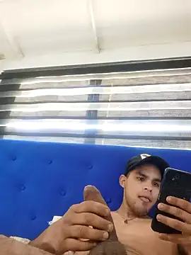 Snapshot of jhoi95 chatting on 09/21/25, 09:20 jhoi95 online show from 09/21/25, 09:20