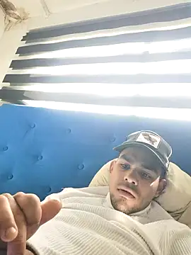 Snapshot of jhoi95 chatting on 10/19/25, 06:54 jhoi95 online show from 10/19/25, 06:54