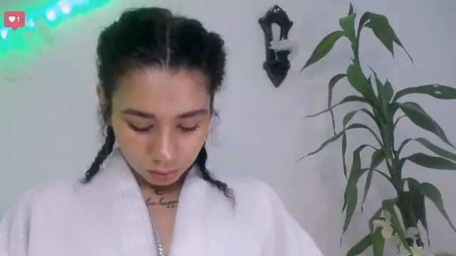 Snapshot of Nocturnawitch chatting on 09/18/25, 02:42 Nocturnawitch online show from 09/18/25, 02:42