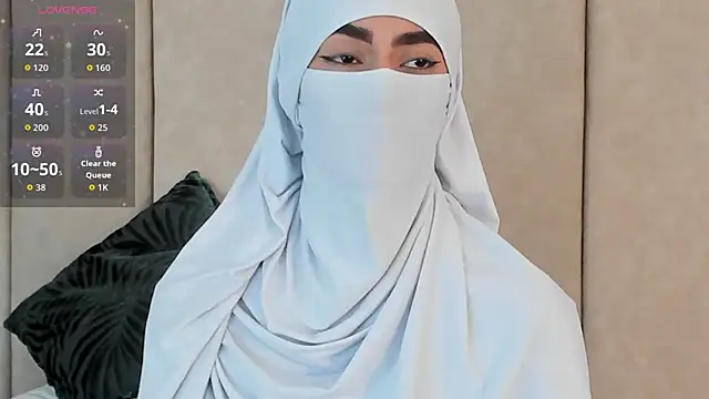 Snapshot of _Zahiira_ chatting on 11/18/25, 12:08 Zahiira online show from 11/18/25, 12:08