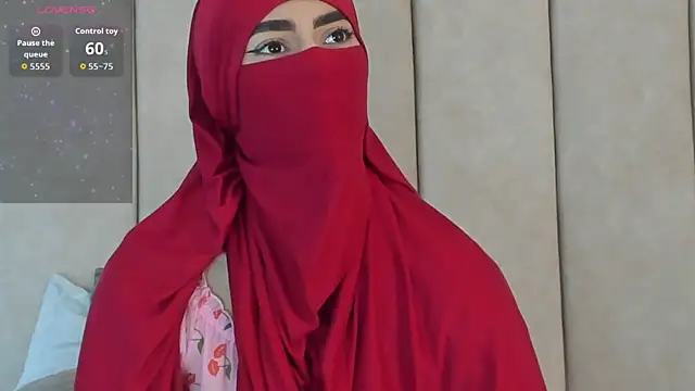 Snapshot of _Zahiira_ chatting on 11/27/25, 12:05 Zahiira online show from 11/27/25, 12:05