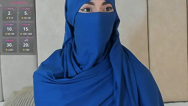 Snapshot of _Zahiira_ chatting on 09/23/25, 12:01 Zahiira online show from 09/23/25, 12:01