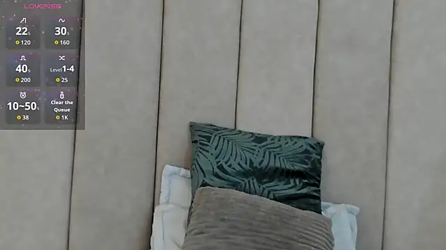 Snapshot of _Zahiira_ chatting on 11/29/25, 12:05 Zahiira online show from 11/29/25, 12:05