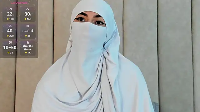 Snapshot of _Zahiira_ chatting on 12/18/25, 12:09 Zahiira online show from 12/18/25, 12:09