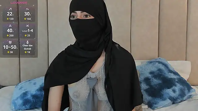  Zahiira  online show from 04/30/26, 11:50