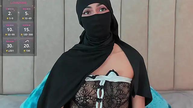  Zahiira  online show from 02/24/26, 12:39