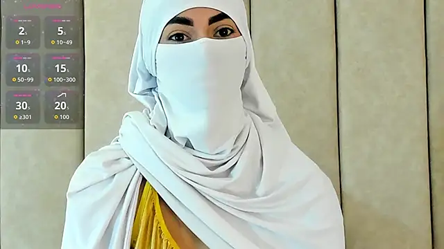 Snapshot of _Zahiira_ chatting on 10/20/25, 12:06 Zahiira online show from 10/20/25, 12:06