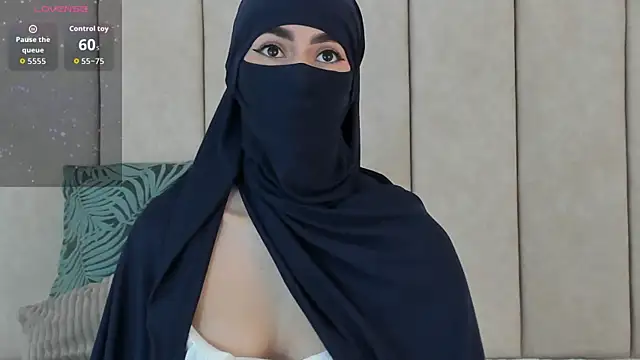 Snapshot of _Zahiira_ chatting on 12/03/25, 12:04 Zahiira online show from 12/03/25, 12:04