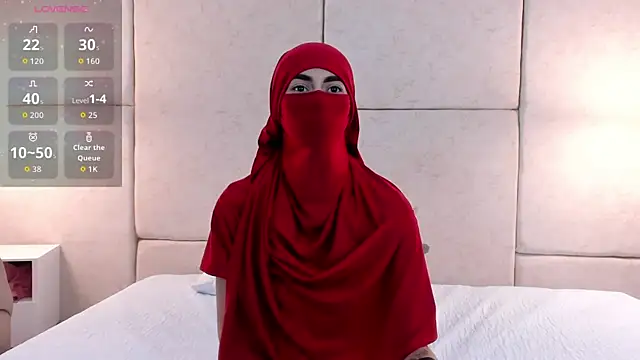 Snapshot of _Zahiira_ chatting on 10/15/25, 01:30 Zahiira online show from 10/15/25, 01:30