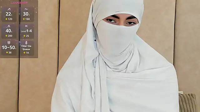 Snapshot of _Zahiira_ chatting on 09/24/25, 11:50 Zahiira online show from 09/24/25, 11:50