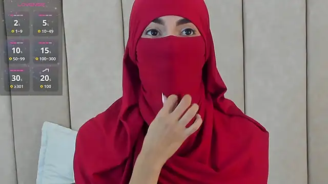 Snapshot of _Zahiira_ chatting on 09/30/25, 12:00 Zahiira online show from 09/30/25, 12:00