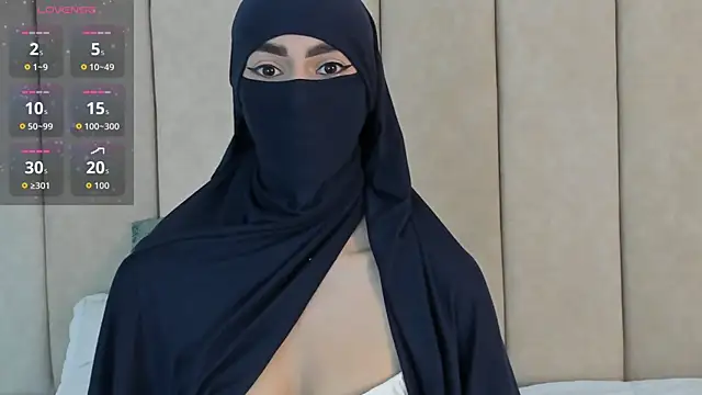 Snapshot of _Zahiira_ chatting on 11/21/25, 12:15 Zahiira online show from 11/21/25, 12:15