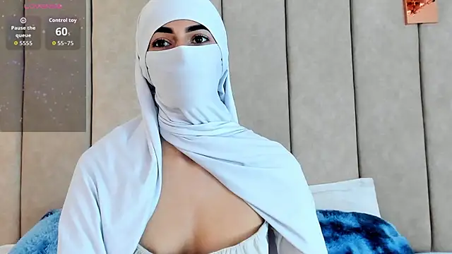  Zahiira  online show from 04/13/26, 11:47