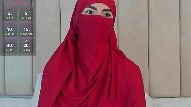 Snapshot of _Zahiira_ chatting on 11/14/25, 11:47 Zahiira online show from 11/14/25, 11:47