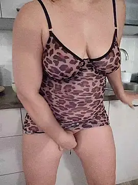 BigAssMom  online show from 11/18/25, 02:53