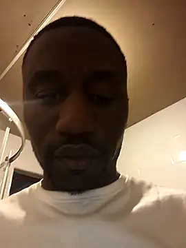 Thasdwn23 online show from 11/08/25, 06:11