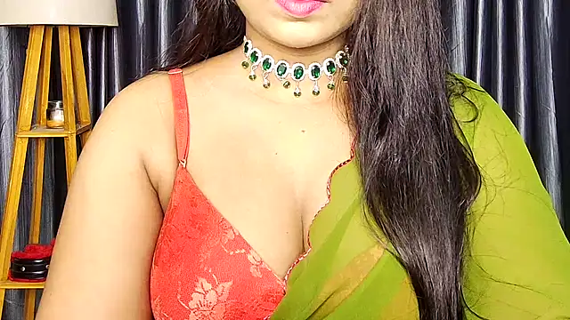 Webrowncouple online show from 12/17/25, 04:01