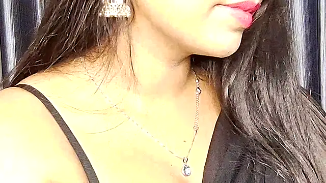 Webrowncouple online show from 11/30/25, 08:20