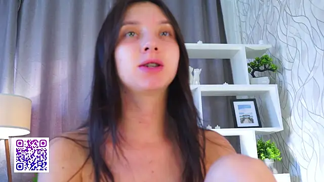 Snapshot of DaisyBlaze chatting on 06/24/26, 04:33 DaisyBlaze online show from 06/24/26, 04:33