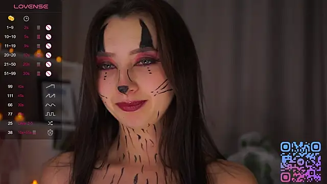 Snapshot of DaisyBlaze chatting on 10/31/25, 04:58 DaisyBlaze online show from 10/31/25, 04:58