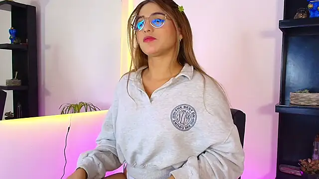 Snapshot of Sophie_Janner chatting on 02/21/26, 12:12 Sophie Janner online show from 02/21/26, 12:12