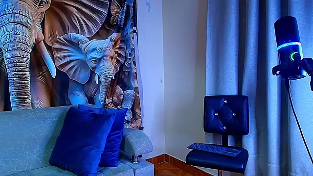 Snapshot of Sophie_Janner chatting on 01/14/26, 12:14 Sophie Janner online show from 01/14/26, 12:14