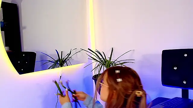 Snapshot of Sophie_Janner chatting on 02/03/26, 04:10 Sophie Janner online show from 02/03/26, 04:10