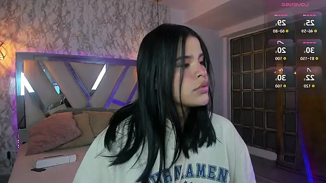 Snapshot of Aisha_poweer chatting on 11/20/25, 02:34 Aisha poweer online show from 11/20/25, 02:34