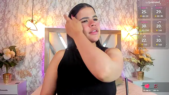 Snapshot of Aisha_poweer chatting on 11/25/25, 02:12 Aisha poweer online show from 11/25/25, 02:12