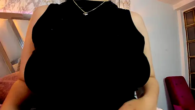 Snapshot of Aisha_poweer chatting on 10/20/25, 02:02 Aisha poweer online show from 10/20/25, 02:02