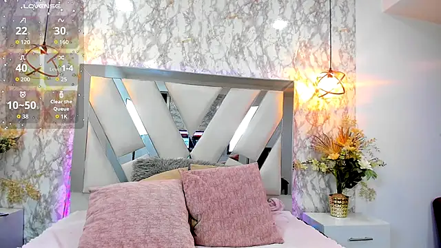 Snapshot of Aisha_poweer chatting on 10/18/25, 02:57 Aisha poweer online show from 10/18/25, 02:57