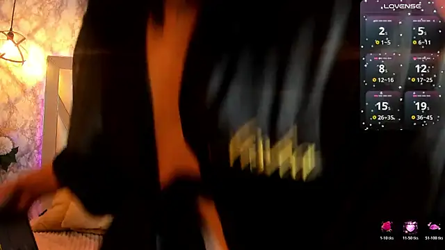 Snapshot of Aisha_poweer chatting on 12/16/25, 02:38 Aisha poweer online show from 12/16/25, 02:38