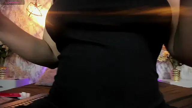 Snapshot of Aisha_poweer chatting on 09/28/25, 03:02 Aisha poweer online show from 09/28/25, 03:02