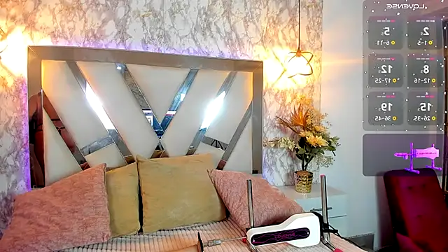 Snapshot of Aisha_poweer chatting on 11/14/25, 02:15 Aisha poweer online show from 11/14/25, 02:15