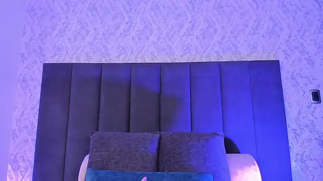 Snapshot of dana_hazze chatting on 11/25/25, 09:04 dana hazze online show from 11/25/25, 09:04