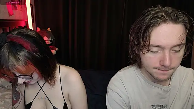 Snapshot of ellen_and_danny chatting on 09/14/25, 05:13 ellen and danny online show from 09/14/25, 05:13