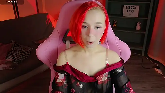 NaomiYoru online show from 10/21/25, 08:19