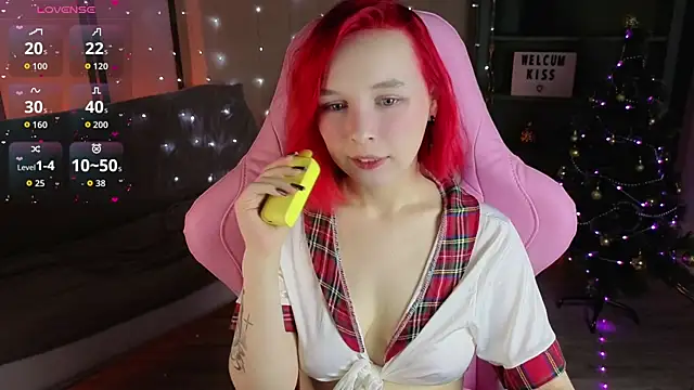 NaomiYoru online show from 12/17/25, 08:25