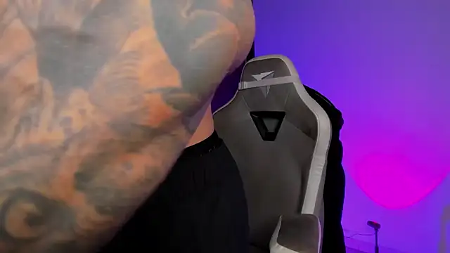 natevillage online show from 10/14/25, 11:04