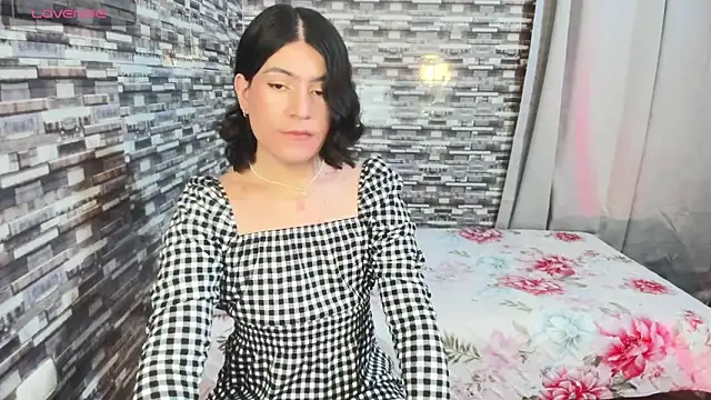 xxxEmmaxx online show from 12/19/25, 04:27