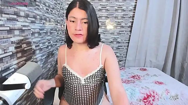 Snapshot of xxxEmmaxx chatting on 03/04/26, 04:42 xxxEmmaxx online show from 03/04/26, 04:42