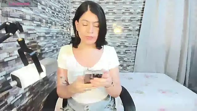 xxxEmmaxx online show from 03/06/26, 09:54