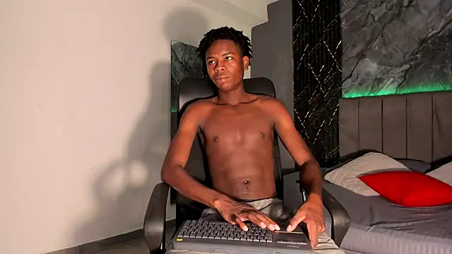 Snapshot of Johan_barreto chatting on 12/05/25, 05:00 Johan barreto online show from 12/05/25, 05:00