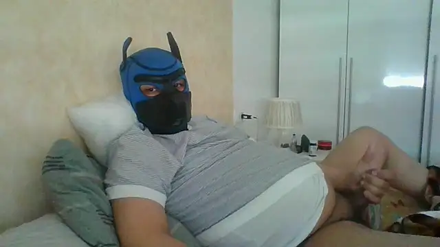 Snapshot of soumicuckold1 chatting on 04/05/26, 12:23 soumicuckold1 online show from 04/05/26, 12:23
