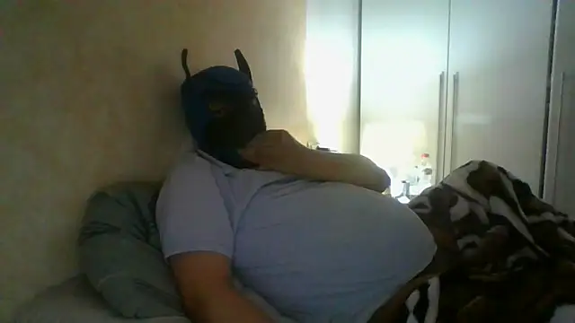 Snapshot of soumicuckold1 chatting on 03/17/26, 11:52 soumicuckold1 online show from 03/17/26, 11:52