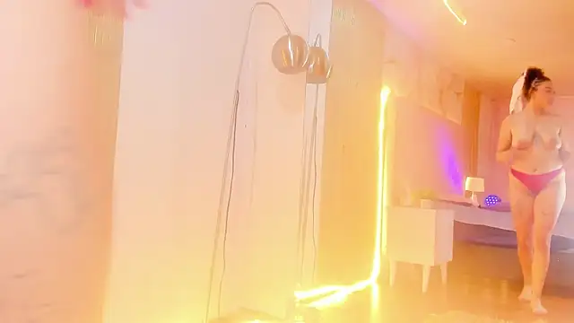 SofiaWhites online show from 04/18/26, 08:38